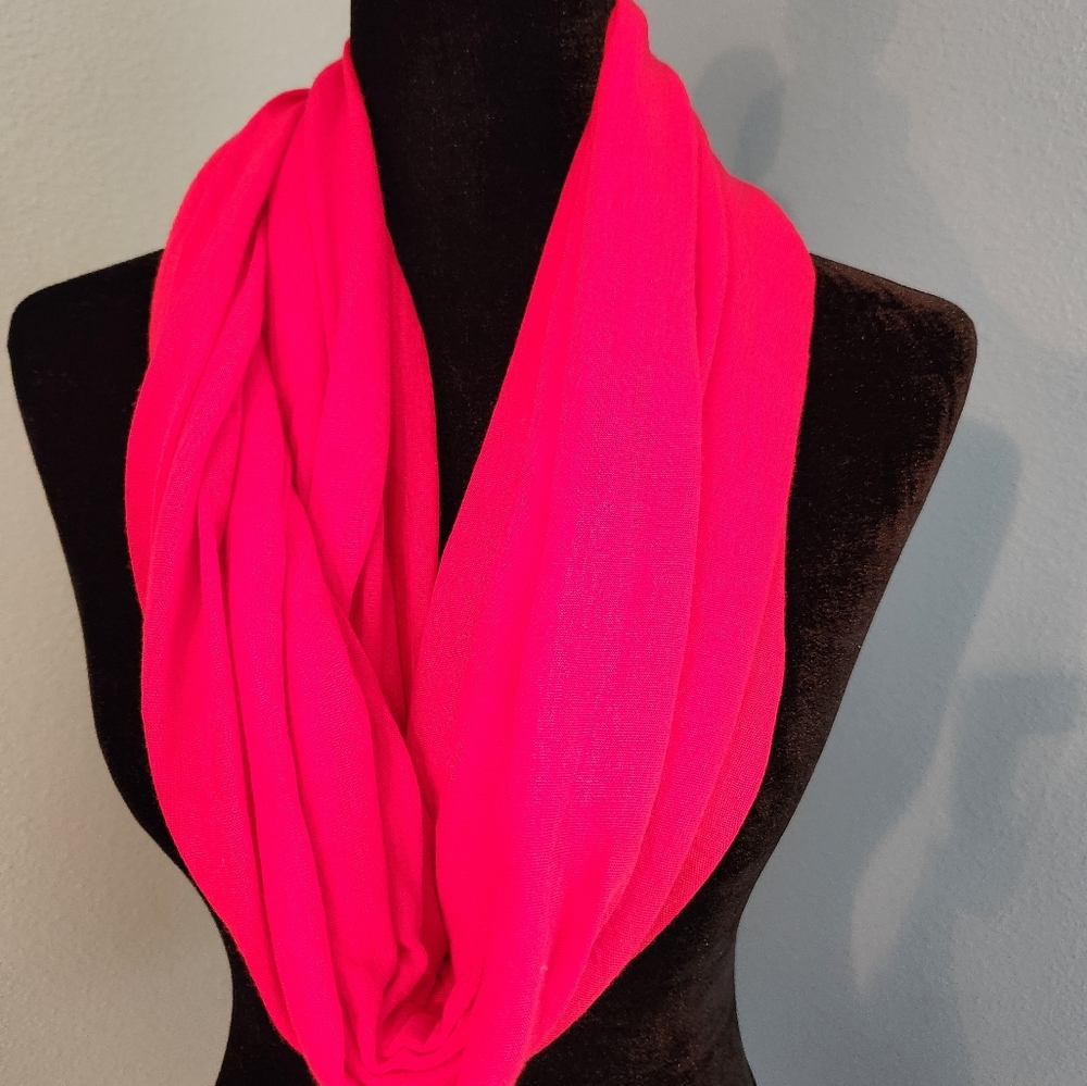 ๐ Red Infinity Scarf/wrap - Picture 1 of 7